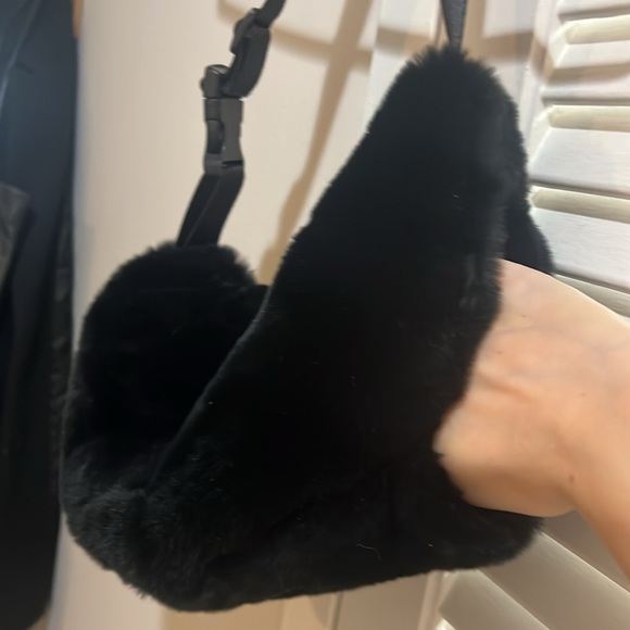 Black fur fanny pack/belt bag - Picture 3 of 3